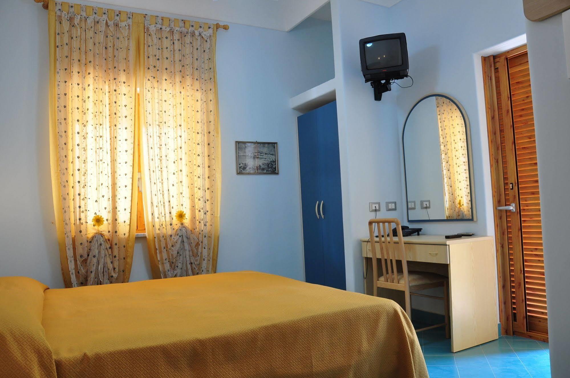 Hotel Villa Sirena Sant'Angelo  Ngoại thất bức ảnh